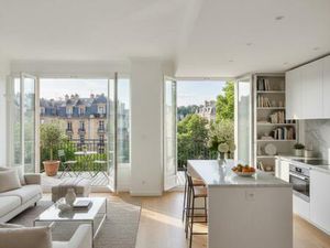 **RARE: 3 PIÈCES AVEC TERRASSE PROCHE RER A**