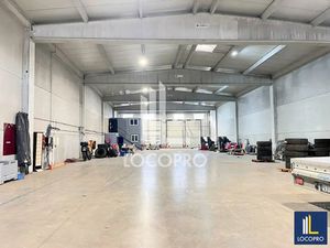 A LOUER - LOCAL D'ACTIVITÉS - 870 M2 - PUGET SUR ARGENS