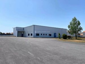 Rare sur le secteur : Local 880 m² avec Quai Niveleur