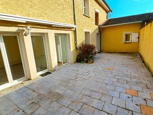 Rez de jardin de 119 45m²  4 chambres  à St Genis laval centre