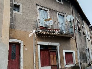 MAISON DE RUE A RENOVER