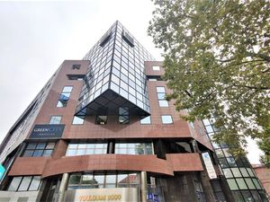 Location Local Professionnel 2 076m²