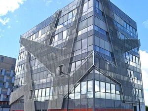 Location Local Professionnel 380m²