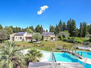 Maison de rêve avec piscine à Orgon  France