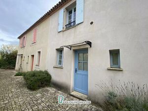 Jolie maison en pierre de 2 chambres dans le village de Corbières
