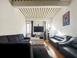 Investissement locatif : Trévoux : grand appartement T2 à vendre 130000 € loué 600€