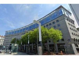 Location Local Professionnel 513m²