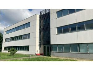 Location Local Professionnel 1 999m²