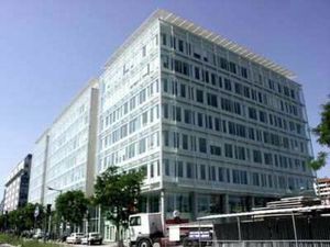 Location Local Professionnel 1 655m² LYON 6ème