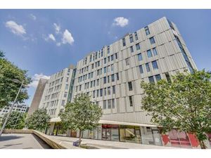 Location Local Professionnel 1 771m²