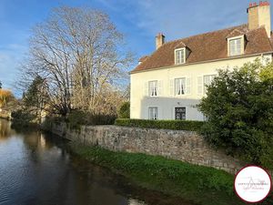 Vente maison 7 pièces 197 m² à Saint-Amand-Montrond (18200)  192 000 €