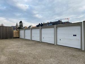 Ruime Garagebox in centrum van Oostkamp
