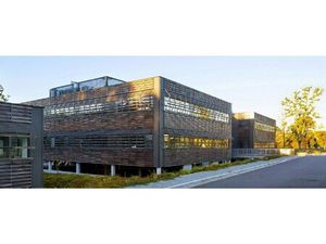 Location Local Professionnel 1 691m²