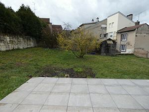 LOCATION BAYON centre avec jardin 1 000 m2