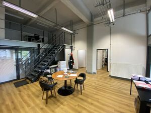 Location Local Professionnel 210m²