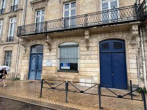 Location Local Professionnel 342m²