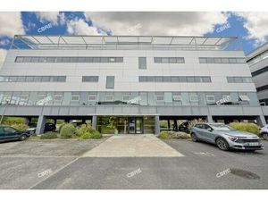 Location Local Professionnel 597m²