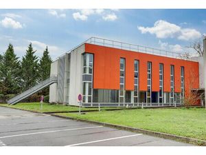 Location Local Professionnel 960m²