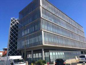 Location Local Professionnel 916m²