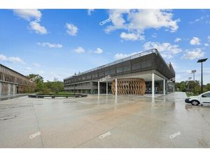 Location Local Professionnel 3 111m²