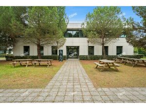 Location Local Professionnel 851m²