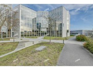 Location Local Professionnel 3 092m²