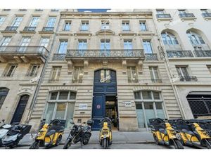 Location Local Professionnel 1 560m²