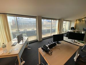 Location Local Professionnel 194m²