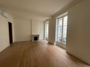 Location Local Professionnel 201m²