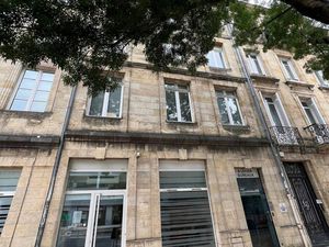 Location Local Professionnel 286m²