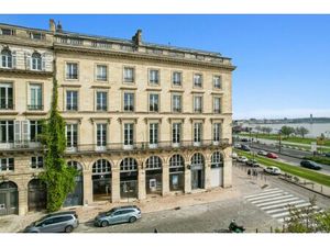 Location Local Professionnel 441m²