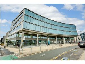 Location Local Professionnel 4 121m²