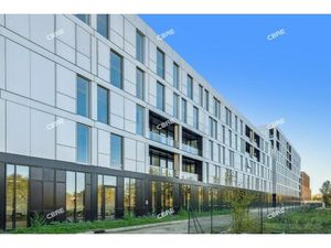 Location Local Professionnel 4 331m²