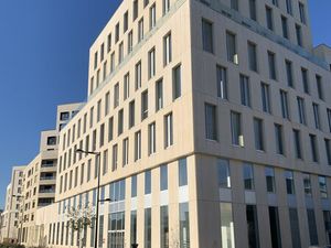 Location Local Professionnel 3 037m²