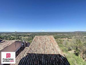Maison de village traversante avec terrasse caves