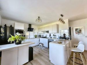 Sommières  Maison T4 De 103 M2 Sur Parcelle De 705 M2 R+1 
