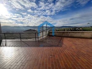 CELLIEU - Proche des axes autoroutiers loue maison ...