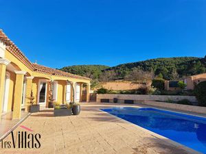 20 min. De Narbonne - Villa de plain pied avec piscine sur un terrain de plus de 2200 m2
