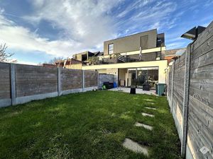 Prachtig gelijkvloers appartement met tuin in hartje Buggenhout