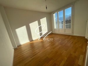 Vente appartement 2 pièces 40m2 Saint-Martin-d'Hères 38400 - 128000 € - Surface Privée