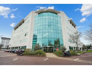 Location Local Professionnel 9 252m²