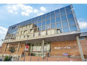 Achat Local Professionnel 875m²