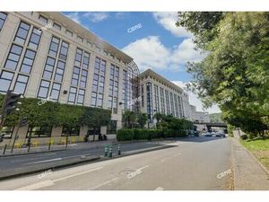 Location Local Professionnel 6 912m²