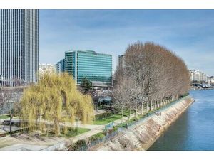 Location Local Professionnel 11 761m²