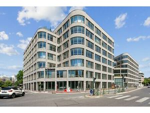 Location Local Professionnel 6 517m²