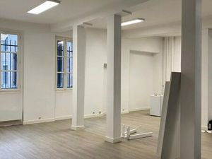 Location Local Professionnel 141m²
