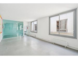 Location Local Professionnel 593m²