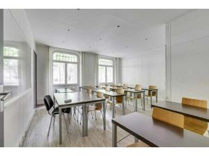 Location Local Professionnel 299m²