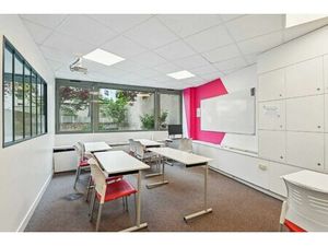 Location Local Professionnel 477m²
