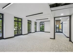 Location Local Professionnel 747m²